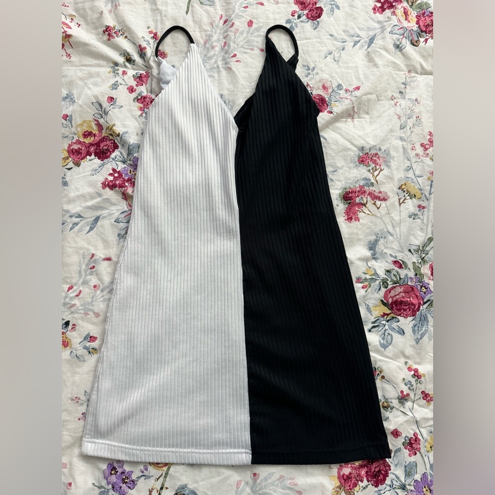 Mini dress black and white